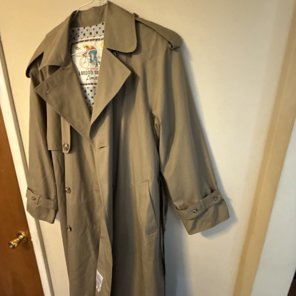 London Towne Limits Woman's Trench Coat 14 Regular Beige Button Up
